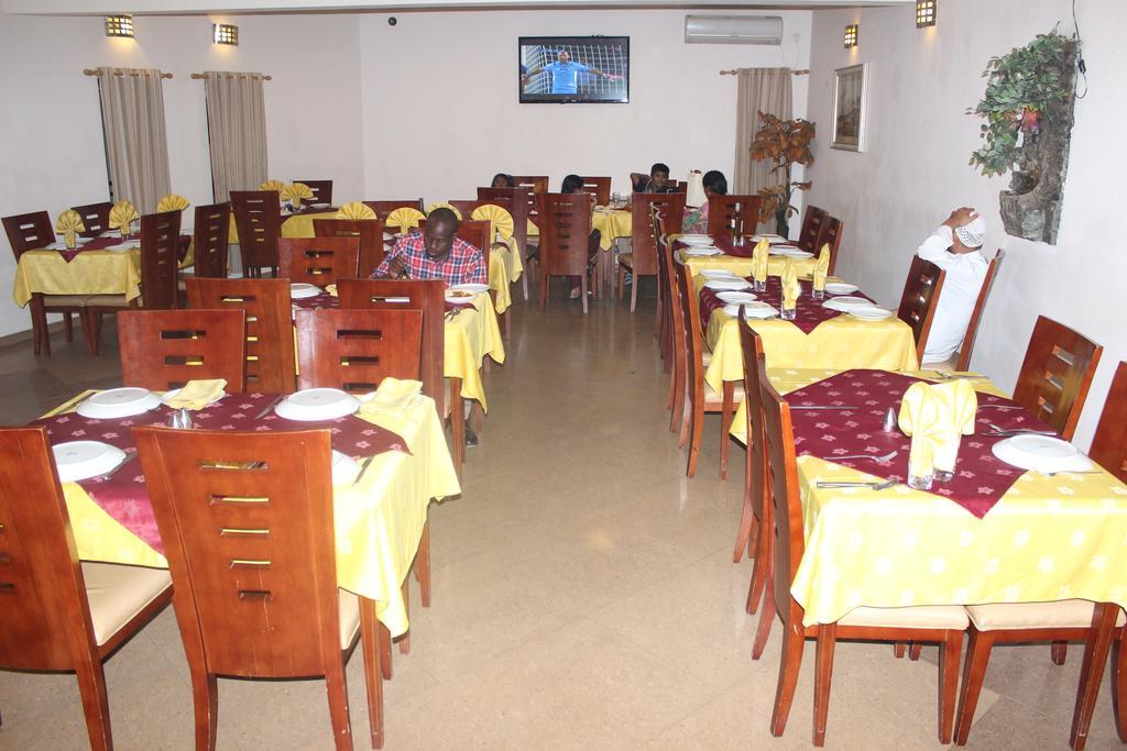 Hotel Λουμπουμπάσι Εξωτερικό φωτογραφία