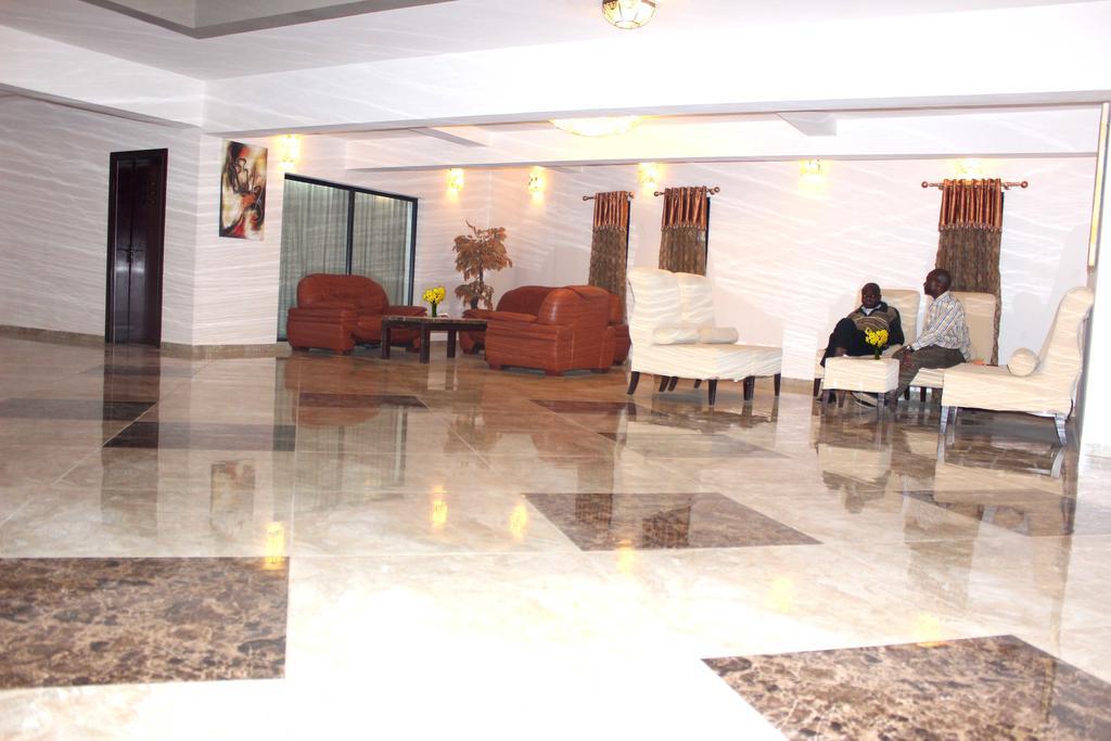 Hotel Λουμπουμπάσι Εξωτερικό φωτογραφία