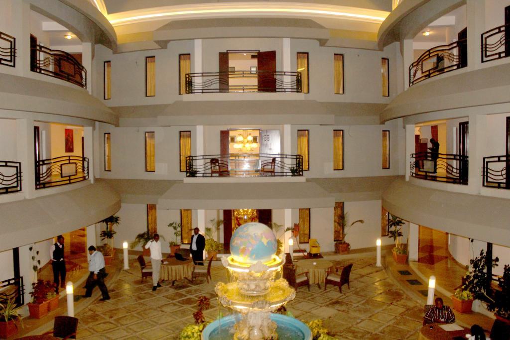 Hotel Λουμπουμπάσι Εξωτερικό φωτογραφία