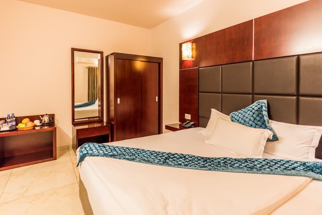 Hotel Λουμπουμπάσι Εξωτερικό φωτογραφία