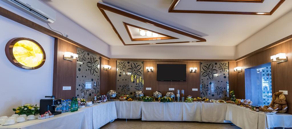 Hotel Λουμπουμπάσι Εξωτερικό φωτογραφία