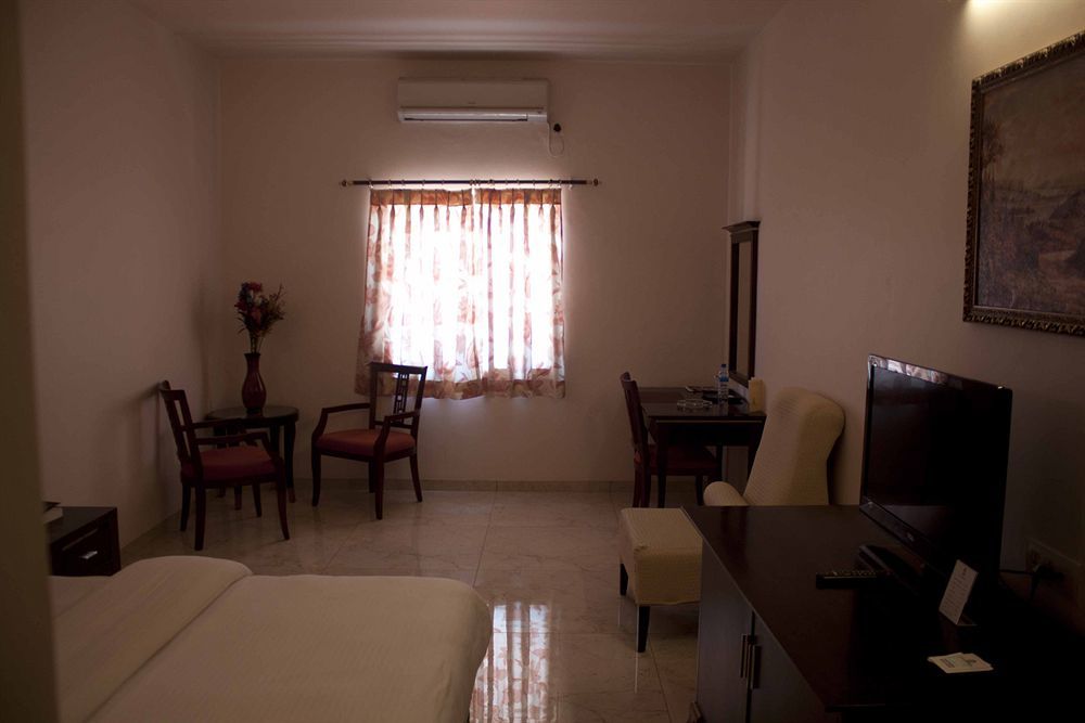 Hotel Λουμπουμπάσι Εξωτερικό φωτογραφία