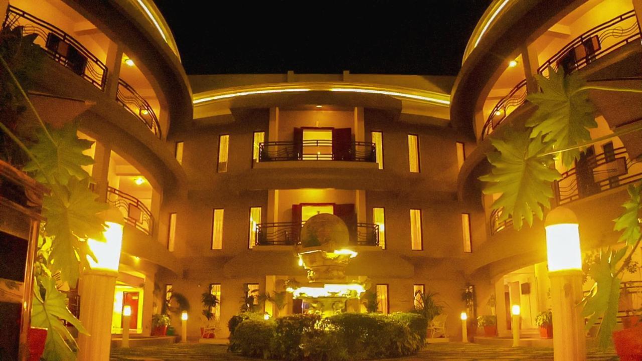 Hotel Λουμπουμπάσι Εξωτερικό φωτογραφία